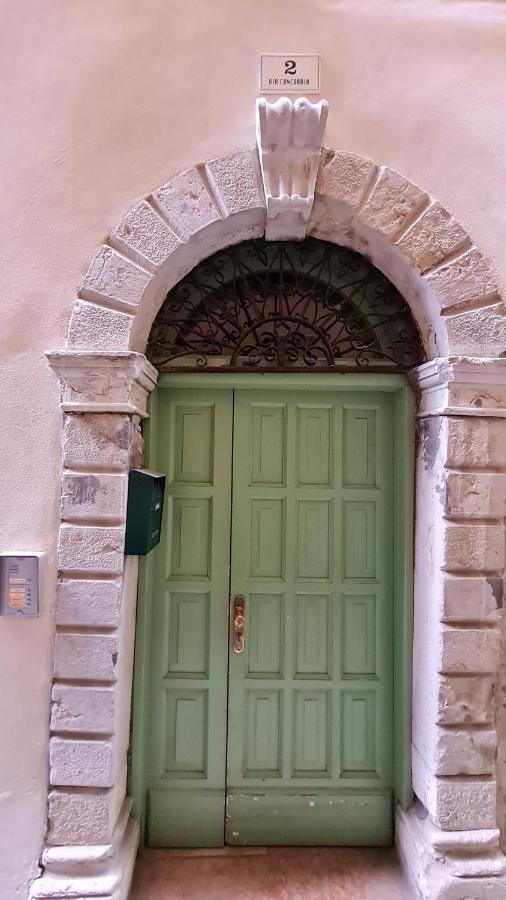 Appartamento Sunrise - Centro Storico N1 Riva del Garda Exterior foto
